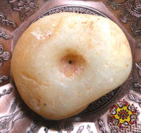 Pierres percées porte bonheur du Népal - poids de métier à tisser antique. La Magie du Bouddha.