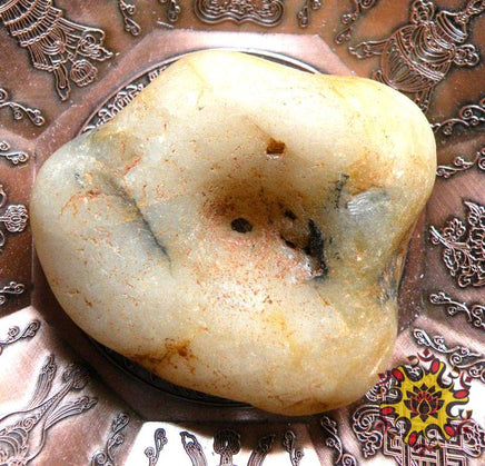 Pierres percées porte bonheur du Népal - poids de métier à tisser antique. La Magie du Bouddha.