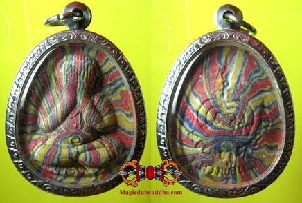 Amulettes protectrice multicolores du Bouddha Phra Pidta - Wat Pikul Thong (Temple du Très Vénérable LP Pae). La Magie du Bouddha.