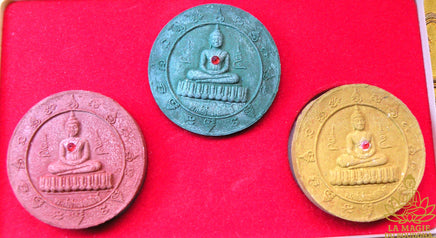 Collection de trois amulettes Phra Pikanet / Luang Phor Pak Deng - Wat Phra Mani. La Magie du Bouddha.