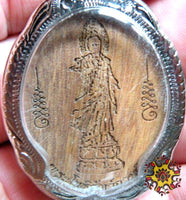 Amulette en bois gravé de Guan Yin - temple du Très Vénérable LP Suwang. La Magie du Bouddha.