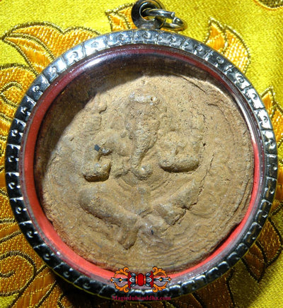 Grande amulette de Phra Pikanet (Ganesh) en terre cuite. La Magie du Bouddha.