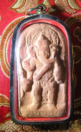Amulette Népalaise du dieu éléphant Ganesh debout - tablette votive en terre cuite. La Magie du Bouddha.