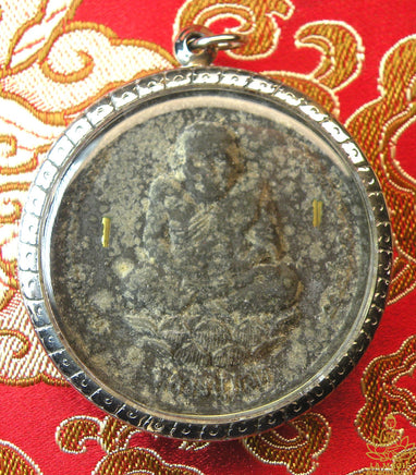 Grande Amulette de Phra Pikanet et du Très Vénérable Luang Phor Thuat. La Magie du Bouddha.