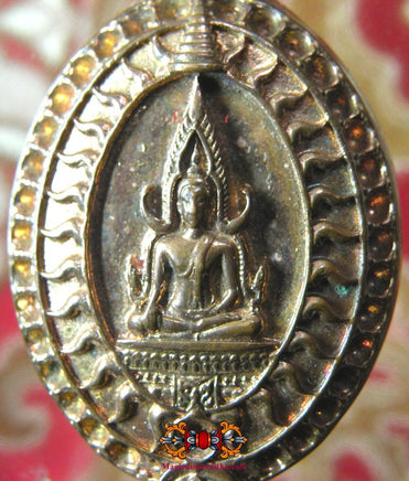 Broche sacrée Phra Ratchapom Mahayant - Très Vénérable LP Lersi Lingdam. La Magie du Bouddha.