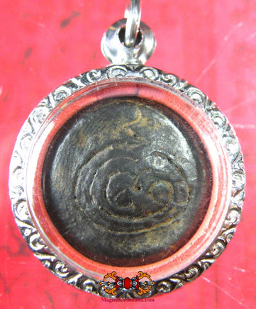 Amulettes Thai pour la bonne santé - Wat Wichit Kan Nimit. La Magie du Bouddha.