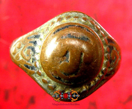 Bague sacrée Namo ancienne - Très Vénérable Po Than Klaï. La Magie du Bouddha.