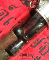 Collection d'amulettes Takut, bille look aum et amulette Sak - Très Vénérable LP Phong. La Magie du Bouddha.
