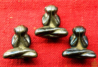 Grande amulette Phra Pidta en alliage Mekkapat bleu – Protection ésotérique par un Ajarn de la lignée de LP Nah La Magie du Bouddha.