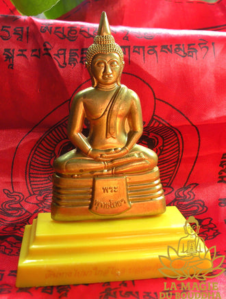Bouddha Luang Phor Sothorn et vitrine Phra Kling Loh Dam (avec pierres reliques). La Magie du Bouddha.