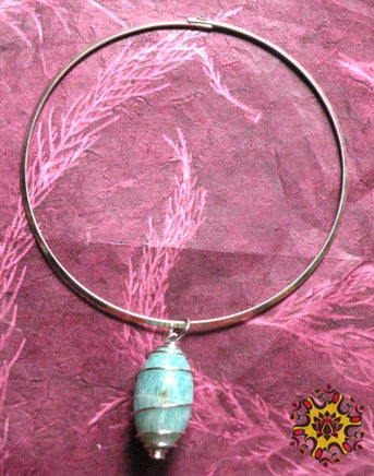 Collier Shiva Lingam en amazonite. La Magie du Bouddha.