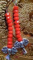 Chapelet Bouddhiste mala en perles de pierre sacrée Chinoise fluorescente Ye Ming Zhu gravée de mantra. La Magie du Bouddha.