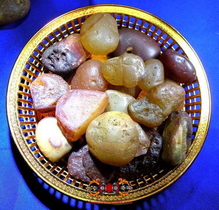 Pierres magiques des Nâgas Hin Patawee Kong Kathat. La Magie du Bouddha.