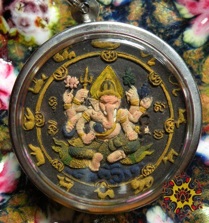 Grande amulette de Kali et Ganesh - Temple de Ban Thep Phrasit. La Magie du Bouddha.