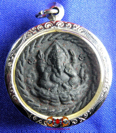 Amulettes Phra Pikanet et Luang Phor Suk - Wat Pak Klong Makham Tao. La Magie du Bouddha.