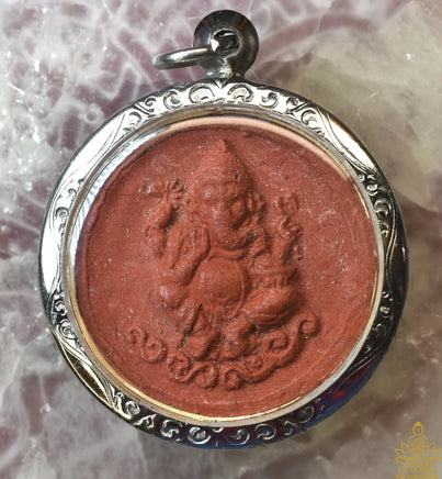 Amulette rouge double face Phra Pikanet / Luang Phor Thuad – Wat Pakraow (2008) La Magie du Bouddha.