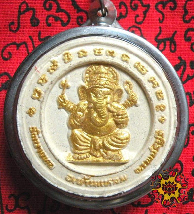 Grande amulette de Luang Phor Sothorn et Phra Pikanet - Wat Luang Phor Sothorn. La Magie du Bouddha.