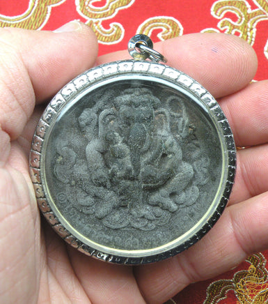 Grande Amulette de Phra Pikanet et du Très Vénérable Luang Phor Thuat. La Magie du Bouddha.