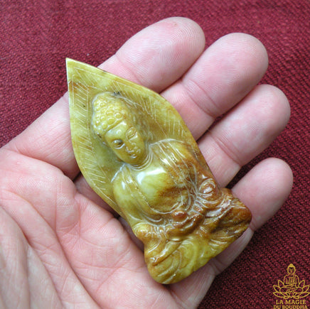 Statuette de Bouddha en jadéite orangée - Vénérable Lersi Tafai. La Magie du Bouddha.