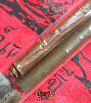Collection d'amulettes Takut, bille look aum et amulette Sak - Très Vénérable LP Phong. La Magie du Bouddha.