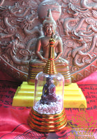 Bouddha Luang Phor Sothorn et vitrine Phra Kling Loh Dam (avec pierres reliques). La Magie du Bouddha.