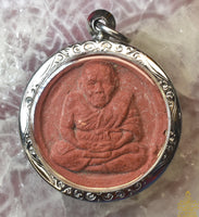 Amulette rouge double face Phra Pikanet / Luang Phor Thuad – Wat Pakraow (2008) La Magie du Bouddha.