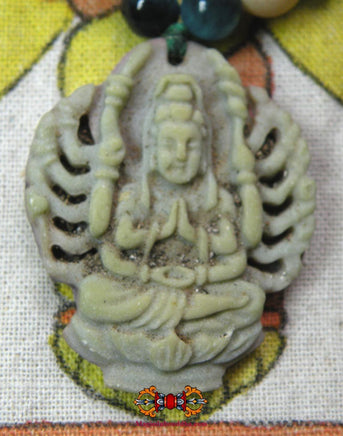 Collier chinois de la protectrice Guan Yin. La Magie du Bouddha.