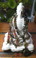 Chapelet tibétain mala en agate dzi. La Magie du Bouddha.