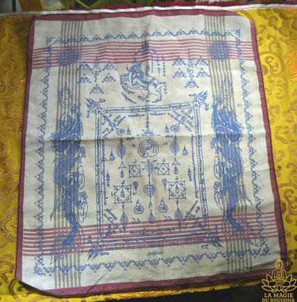 Mouchoir Magique Pa Yant – Très Vénérable Luang Phor Phina (Wat Thammapanya, années 1960) La Magie du Bouddha.