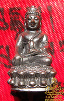 Bouddha Luang Phor Sothorn et vitrine Phra Kling Loh Dam (avec pierres reliques). La Magie du Bouddha.