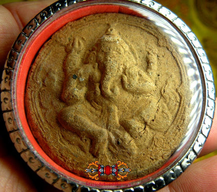 Grande amulette de Phra Pikanet (Ganesh) en terre cuite. La Magie du Bouddha.