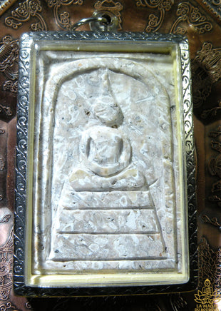 Grande amulette Phra Somdej en pierre sacrée Hin Dta Manghön. La Magie du Bouddha.
