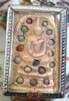 Précieuses amulettes Phra Somdej (avec reliques sarira) - Wat Pichaya Yatikharam. La Magie du Bouddha.