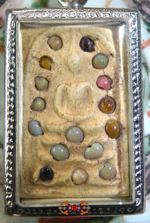 Précieuses amulettes Phra Somdej (avec reliques sarira) - Wat Pichaya Yatikharam. La Magie du Bouddha.