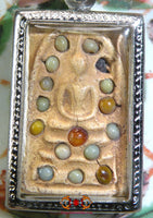 Précieuses amulettes Phra Somdej (avec reliques sarira) - Wat Pichaya Yatikharam. La Magie du Bouddha.