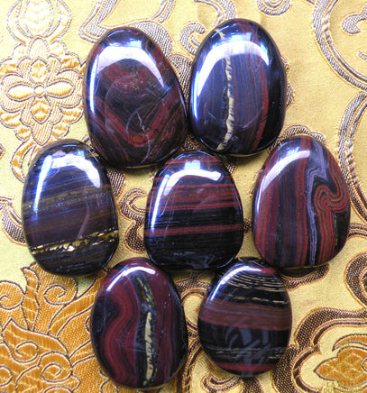 Galet-Pendentif Œil de Tigre – Bénédiction du Vénérable Lersi Tafai. La Magie du Bouddha.