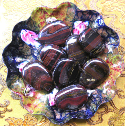 Galet-Pendentif Œil de Tigre – Bénédiction du Vénérable Lersi Tafai. La Magie du Bouddha.