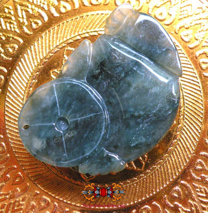 Talismans Chinois de fortune grenouille à trois pattes en jade de Birmanie. La Magie du Bouddha.