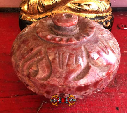 Bille bénie Look Geow et ringsels multicolores - Wat Phratat Nong Bua. La Magie du Bouddha.