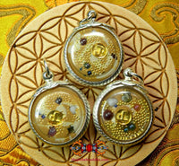 Pendentif collection de pierres sacrées et reliques. La Magie du Bouddha.