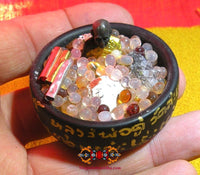 Reliques du Très Vénérable Luang Phor Dooh du Wat Sakai. La Magie du Bouddha.