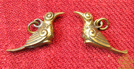 Amulette de charisme salika ling thong dorée - Vénérable Lersi Tafai. La Magie du Bouddha.