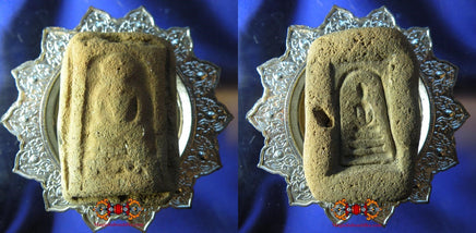 Tablettes votives Thaï ancienne du Bouddha Phra Somdej. La Magie du Bouddha.