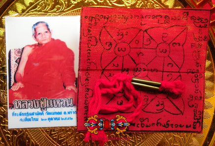 Amulette Takut et Pa Yant du Très Vénérable LP Waen du Wat Doi Mae Pang. La Magie du Bouddha.
