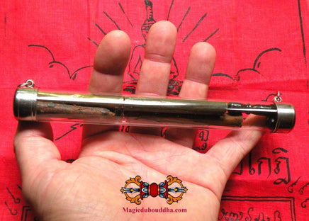 Collection d'amulettes Takut, bille look aum et amulette Sak - Très Vénérable LP Phong. La Magie du Bouddha.