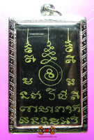 Grande amulette de Phra Pikanet en bois sacré laqué peint à la main. La Magie du Bouddha.
