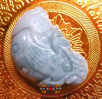 Talismans Chinois de fortune grenouille à trois pattes en jade de Birmanie. La Magie du Bouddha.