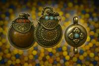 🙏🏽 Reliquaire Tibétain Ga’au rempli de perles reliques Sarira multicolores 🙏🏽