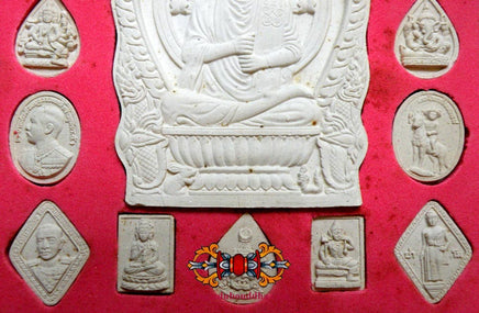 Collection de 19 amulettes Thaï - Vénérable LP Mahasawat. La Magie du Bouddha.