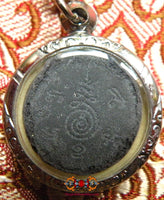 Collier sacré du Très Vénérable Phra Kruba Neuarchai Kosito. La Magie du Bouddha.